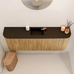 JOYA 113,2cm toiletmeubel ronding links + rechts kleur Oak. Wastafel FAYE positie Midden 1 kraangat kleur Urban.