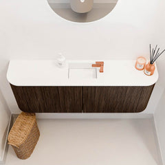 JOYA 113,2cm toiletmeubel ronding links + rechts kleur Walnut. Wastafel FAYE positie Midden 1 kraangat kleur Talc.