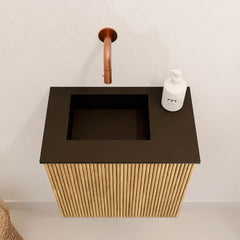 JOYA 40cm toiletmeubel kleur Oak. Wastafel FAYE positie Links Zonder kraangat kleur Urban