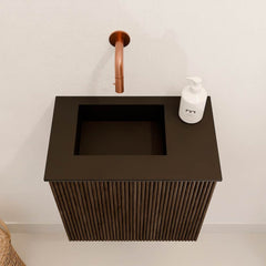 JOYA 40cm toiletmeubel kleur Walnut. Wastafel FAYE positie Links Zonder kraangat kleur Urban.