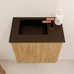 JOYA 40cm toiletmeubel kleur Oak. Wastafel FAYE positie Links 1 kraangat kleur Urban.