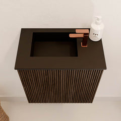 JOYA 40cm toiletmeubel kleur Walnut. Wastafel FAYE positie Links 1 kraangat kleur Urban