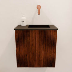 JOYA 40cm toiletmeubel kleur Ruby. Wastafel FAYE positie Rechts Zonder kraangat kleur Urban