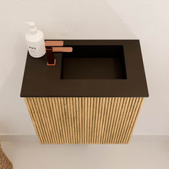 JOYA 40cm toiletmeubel kleur Oak. Wastafel FAYE positie Rechts 1 kraangat kleur Urban