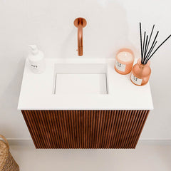 JOYA 50cm toiletmeubel kleur Ruby. Wastafel FAYE positie Links Zonder kraangat kleur Talc.