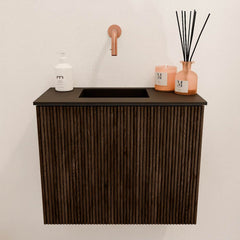 JOYA 50cm toiletmeubel kleur Walnut. Wastafel FAYE positie Links Zonder kraangat kleur Urban.