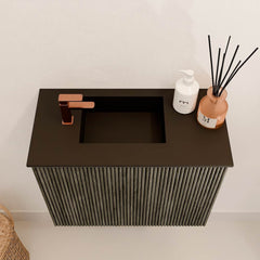 JOYA 50cm toiletmeubel kleur Shadow. Wastafel FAYE positie Links 1 kraangat kleur Urban.