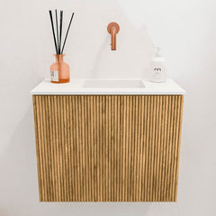 JOYA 50cm toiletmeubel kleur Oak. Wastafel FAYE positie Rechts Zonder kraangat kleur Talc.