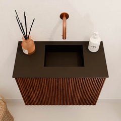 JOYA 50cm toiletmeubel kleur Ruby. Wastafel FAYE positie Rechts Zonder kraangat kleur Urban.