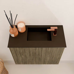 JOYA 50cm toiletmeubel kleur Dusk. Wastafel FAYE positie Rechts 1 kraangat kleur Urban.