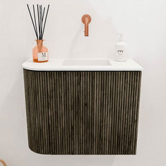 JOYA 51,6cm toiletmeubel ronding links kleur Shadow. Wastafel FAYE positie Rechts Zonder kraangat kleur Talc.