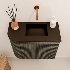 JOYA 51,6cm toiletmeubel ronding links kleur Shadow. Wastafel FAYE positie Rechts Zonder kraangat kleur Urban.