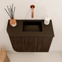 JOYA 51,6cm toiletmeubel ronding links kleur Walnut. Wastafel FAYE positie Rechts Zonder kraangat kleur Urban.