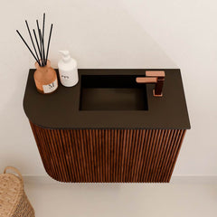 JOYA 51,6cm toiletmeubel ronding links kleur Ruby. Wastafel FAYE positie Rechts 1 kraangat kleur Urban.