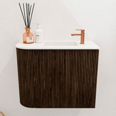 JOYA 51,6cm toiletmeubel ronding links kleur Walnut. Wastafel FAYE positie Rechts 1 kraangat kleur Talc.