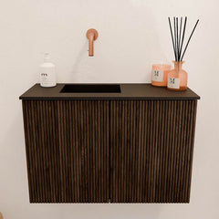 JOYA 60cm toiletmeubel kleur Walnut. Wastafel FAYE positie Links Zonder kraangat kleur Urban.