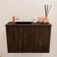 JOYA 60cm toiletmeubel kleur Walnut. Wastafel FAYE positie Links 1 kraangat kleur Urban.
