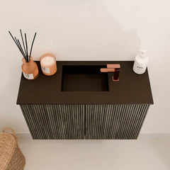 JOYA 60cm toiletmeubel kleur Shadow. Wastafel FAYE positie Midden 1 kraangat kleur Urban.