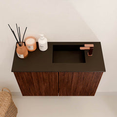 JOYA 60cm toiletmeubel kleur Ruby. Wastafel FAYE positie Rechts 1 kraangat kleur Urban.