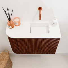 JOYA 61,6cm toiletmeubel ronding links kleur Ruby. Wastafel FAYE positie Rechts Zonder kraangat kleur Talc.