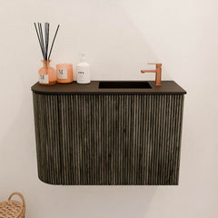 JOYA 61,6cm toiletmeubel ronding links kleur Shadow. Wastafel FAYE positie Rechts 1 kraangat kleur Urban.