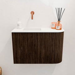 JOYA 61,6cm toiletmeubel ronding rechts kleur Walnut. Wastafel FAYE positie Links Zonder kraangat kleur Talc.