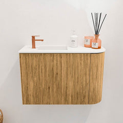 JOYA 61,6cm toiletmeubel ronding rechts kleur Oak. Wastafel FAYE positie Links 1 kraangat kleur Talc.