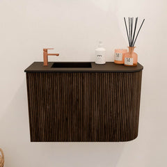 JOYA 61,6cm toiletmeubel ronding rechts kleur Walnut. Wastafel FAYE positie Links 1 kraangat kleur Urban.