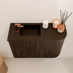 JOYA 61,6cm toiletmeubel ronding rechts kleur Walnut. Wastafel FAYE positie Links 1 kraangat kleur Urban.