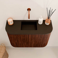 JOYA 63,2cm toiletmeubel ronding links + rechts kleur Ruby. Wastafel FAYE positie Midden Zonder kraangat kleur Urban.