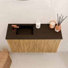 JOYA 70cm toiletmeubel kleur Oak. Wastafel FAYE positie Links 1 kraangat kleur Urban.