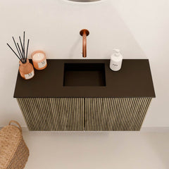 JOYA 70cm toiletmeubel kleur Dusk. Wastafel FAYE positie Midden Zonder kraangat kleur Urban.