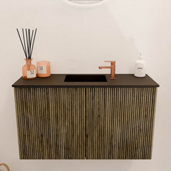 JOYA 70cm toiletmeubel kleur Dusk. Wastafel FAYE positie Midden 1 kraangat kleur Urban.