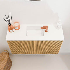 JOYA 70cm toiletmeubel kleur Oak. Wastafel FAYE positie Midden 1 kraangat kleur Talc.