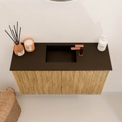 JOYA 70cm toiletmeubel kleur Oak. Wastafel FAYE positie Midden 1 kraangat kleur Urban.