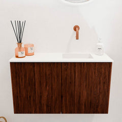 JOYA 70cm toiletmeubel kleur Ruby. Wastafel FAYE positie Rechts Zonder kraangat kleur Talc.