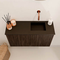 JOYA 70cm toiletmeubel kleur Walnut. Wastafel FAYE positie Rechts Zonder kraangat kleur Urban.