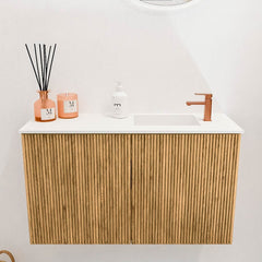 JOYA 70cm toiletmeubel kleur Oak. Wastafel FAYE positie Rechts 1 kraangat kleur Talc.