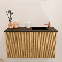 JOYA 70cm toiletmeubel kleur Oak. Wastafel FAYE positie Rechts 1 kraangat kleur Urban.