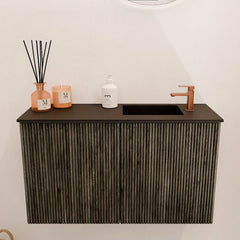 JOYA 70cm toiletmeubel kleur Shadow. Wastafel FAYE positie Rechts 1 kraangat kleur Urban.