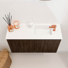 JOYA 70cm toiletmeubel kleur Walnut. Wastafel FAYE positie Rechts 1 kraangat kleur Talc.