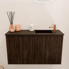 JOYA 70cm toiletmeubel kleur Walnut. Wastafel FAYE positie Rechts 1 kraangat kleur Urban.