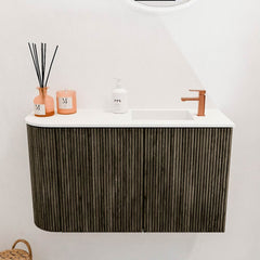 JOYA 71,6cm toiletmeubel ronding links kleur Shadow. Wastafel FAYE positie Rechts 1 kraangat kleur Talc.