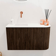 JOYA 71,6cm toiletmeubel ronding rechts kleur Walnut. Wastafel FAYE positie Links Zonder kraangat kleur Talc.
