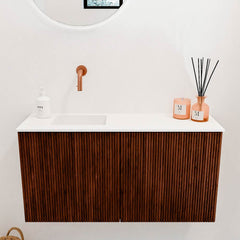 JOYA 80cm toiletmeubel kleur Walnut. Wastafel FAYE positie Rechts Zonder kraangat kleur Urban.