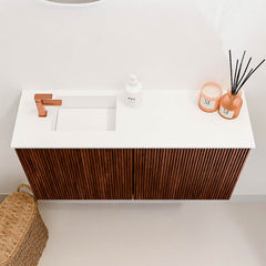 JOYA 80cm toiletmeubel kleur Ruby. Wastafel FAYE positie Links 1 kraangat kleur Talc.