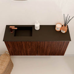 JOYA 80cm toiletmeubel kleur Ruby. Wastafel FAYE positie Links 1 kraangat kleur Urban.