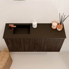 JOYA 80cm toiletmeubel kleur Walnut. Wastafel FAYE positie Links 1 kraangat kleur Urban.