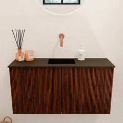 JOYA 80cm toiletmeubel kleur Ruby. Wastafel FAYE positie Midden Zonder kraangat kleur Urban.