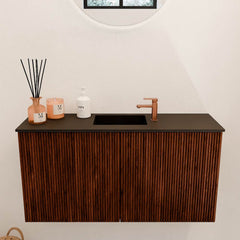 JOYA 80cm toiletmeubel kleur Ruby. Wastafel FAYE positie Midden 1 kraangat kleur Urban.